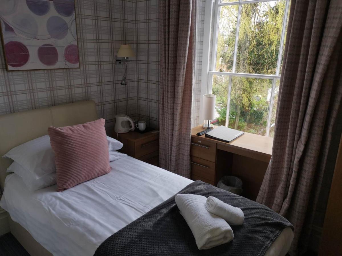 Llety Teifi Guest House Cardigan Exterior photo
